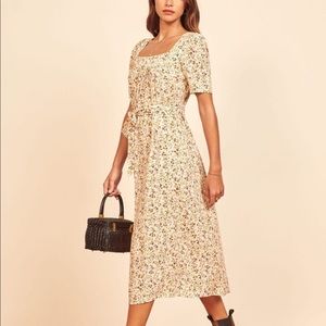 ADORABLE reformation iona dress in corrine floral